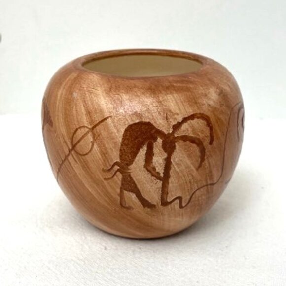 Binishtaa Navajo Pottery Vase Native American Etched Petroglyph - Picture 2 of 7